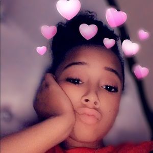 Meet your Posher, Ambria